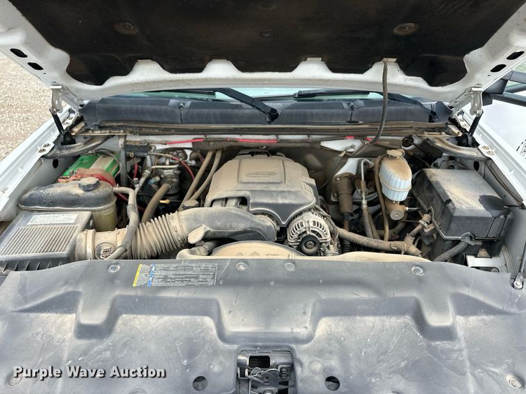 image for item EQ4731 2008 Chevrolet Silverado 3500HD Ext. Cab utility bed pickup truck