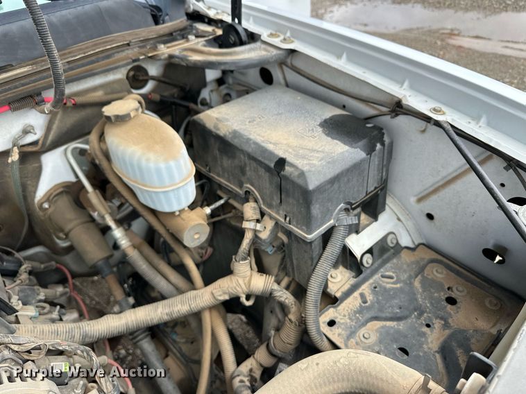 image for item EQ4731 2008 Chevrolet Silverado 3500HD Ext. Cab utility bed pickup truck