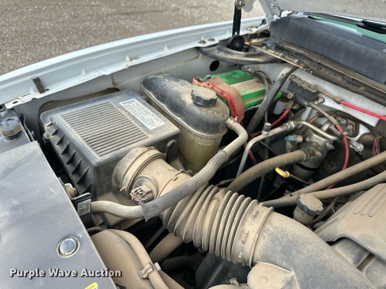 image for item EQ4731 2008 Chevrolet Silverado 3500HD Ext. Cab utility bed pickup truck