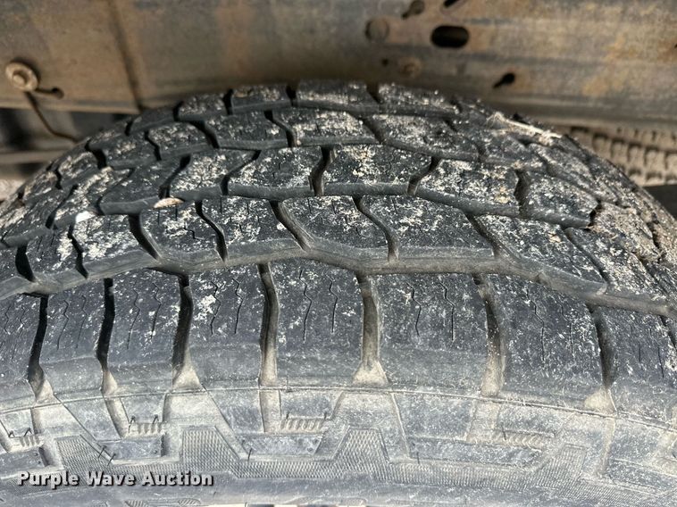 image for item EQ4731 2008 Chevrolet Silverado 3500HD Ext. Cab utility bed pickup truck