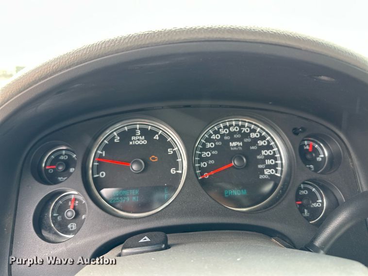 image for item EQ4733 2009 Chevrolet Suburban SUV