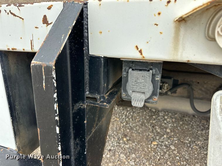 image for item EQ4734 2007 Chevrolet Silverado 3500HD utility bed pickup truck