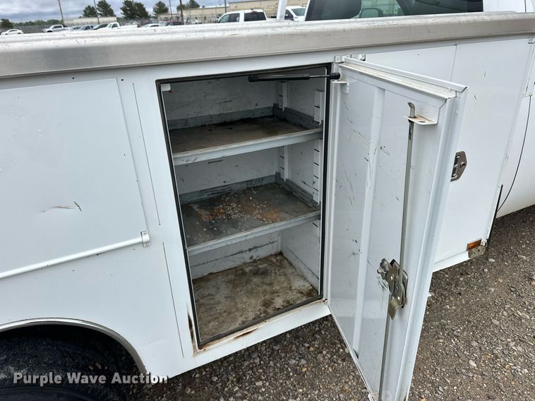 image for item EQ4734 2007 Chevrolet Silverado 3500HD utility bed pickup truck