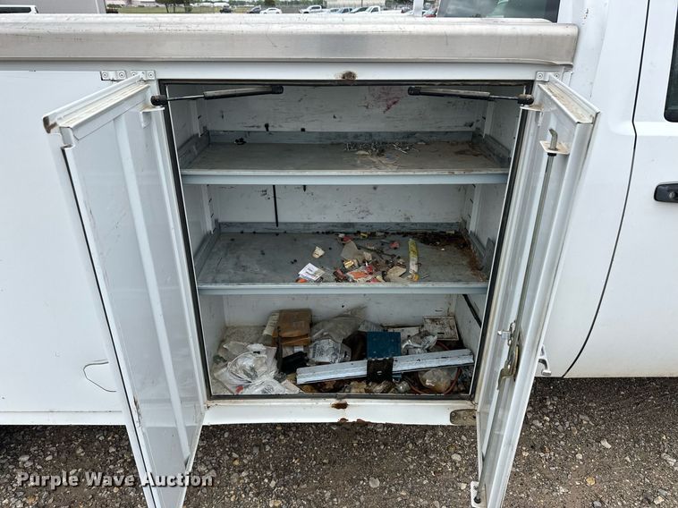 image for item EQ4734 2007 Chevrolet Silverado 3500HD utility bed pickup truck