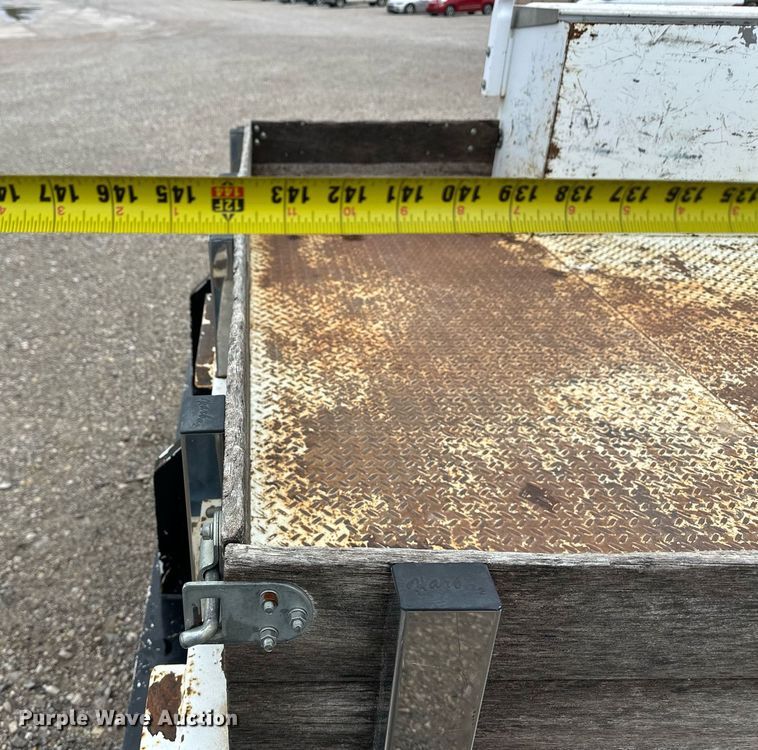 image for item EQ4734 2007 Chevrolet Silverado 3500HD utility bed pickup truck