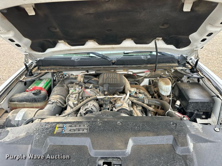 image for item EQ4734 2007 Chevrolet Silverado 3500HD utility bed pickup truck