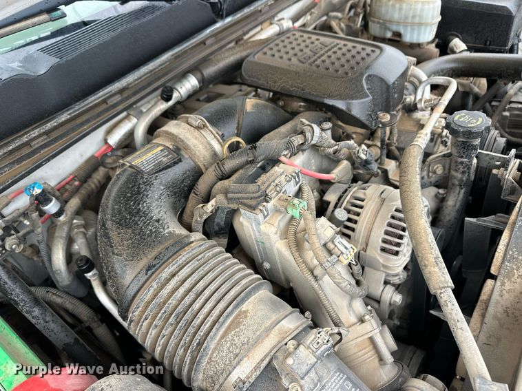 image for item EQ4734 2007 Chevrolet Silverado 3500HD utility bed pickup truck