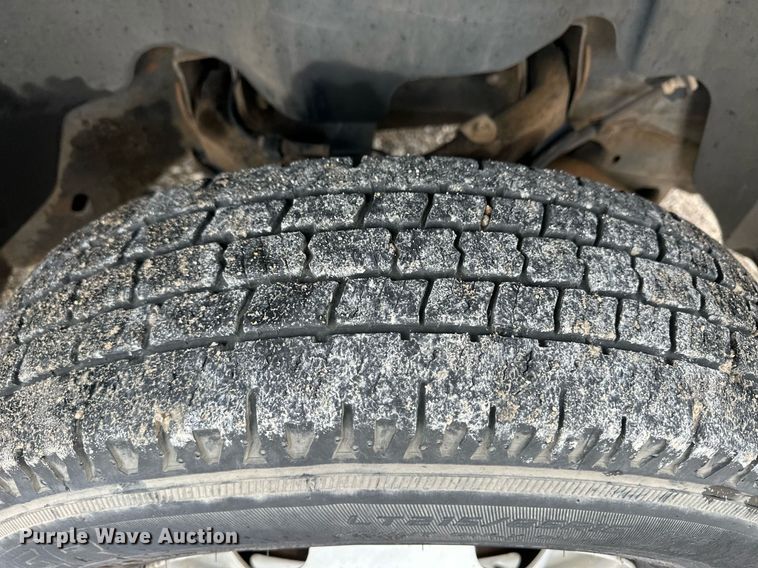 image for item EQ4734 2007 Chevrolet Silverado 3500HD utility bed pickup truck