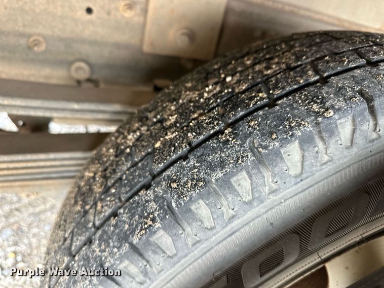 image for item EQ4734 2007 Chevrolet Silverado 3500HD utility bed pickup truck