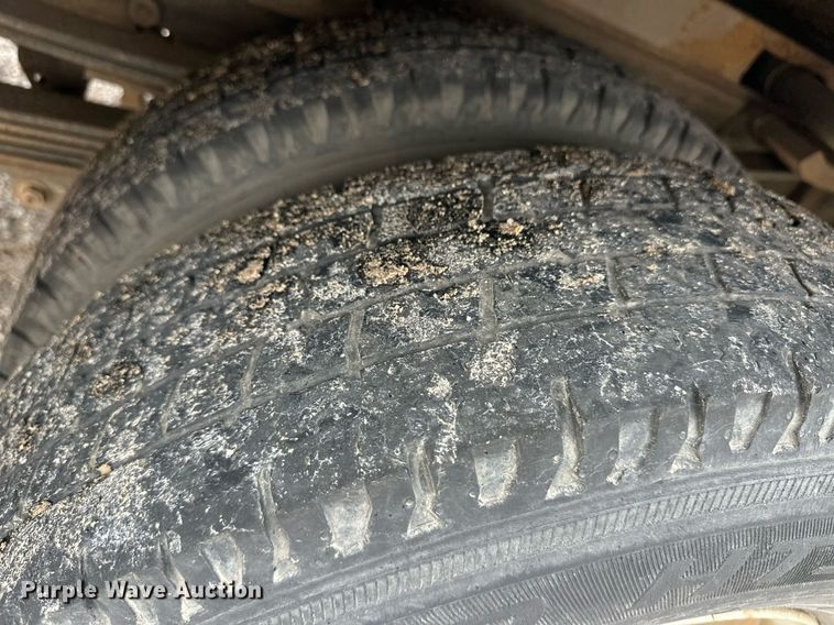 image for item EQ4734 2007 Chevrolet Silverado 3500HD utility bed pickup truck