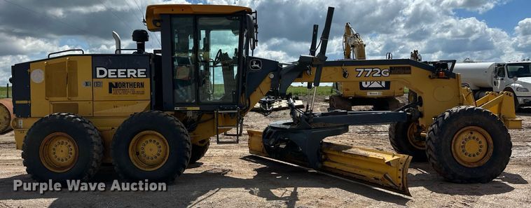 image for item EQ4737 2010 John Deere 772G motor grader