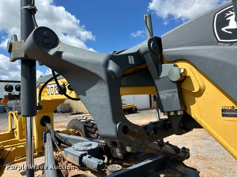 image for item EQ4737 2010 John Deere 772G motor grader