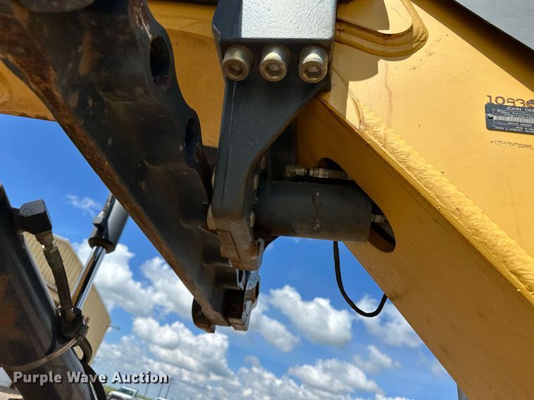 image for item EQ4737 2010 John Deere 772G motor grader