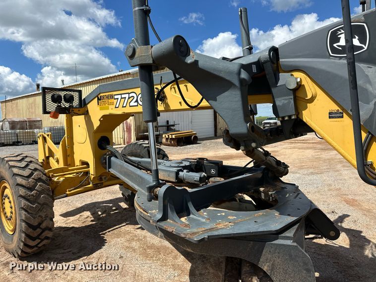 image for item EQ4737 2010 John Deere 772G motor grader