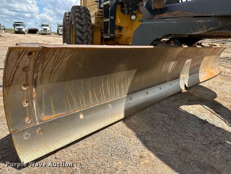 image for item EQ4737 2010 John Deere 772G motor grader