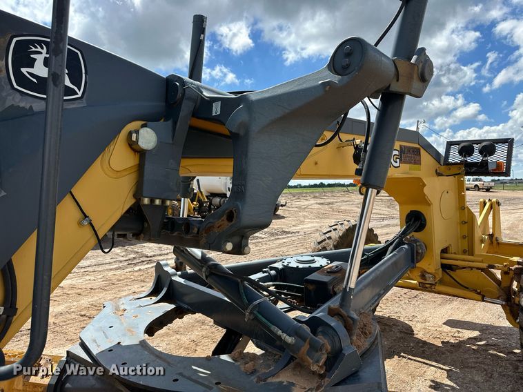 image for item EQ4737 2010 John Deere 772G motor grader