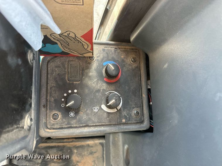 image for item EQ4737 2010 John Deere 772G motor grader