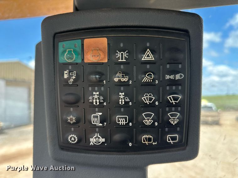 image for item EQ4737 2010 John Deere 772G motor grader