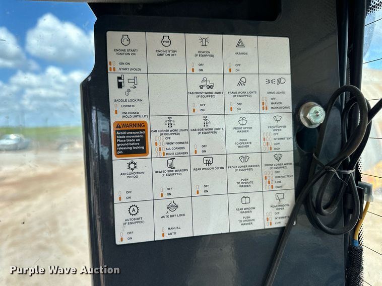 image for item EQ4737 2010 John Deere 772G motor grader