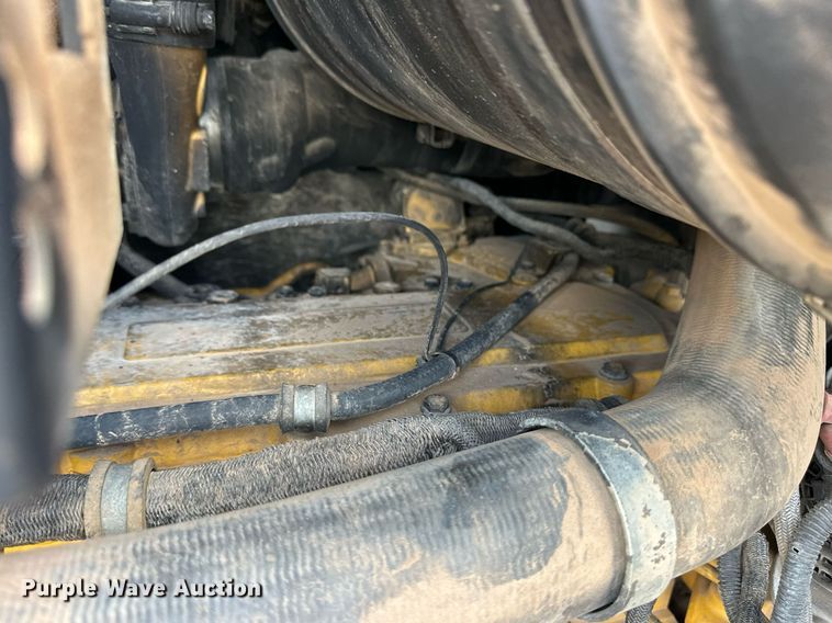 image for item EQ4737 2010 John Deere 772G motor grader