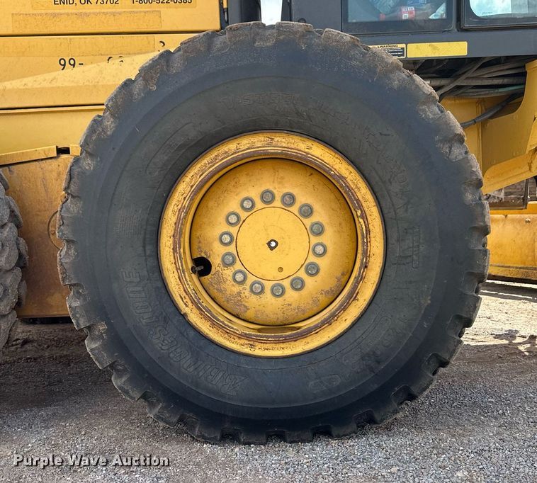 image for item EQ4737 2010 John Deere 772G motor grader