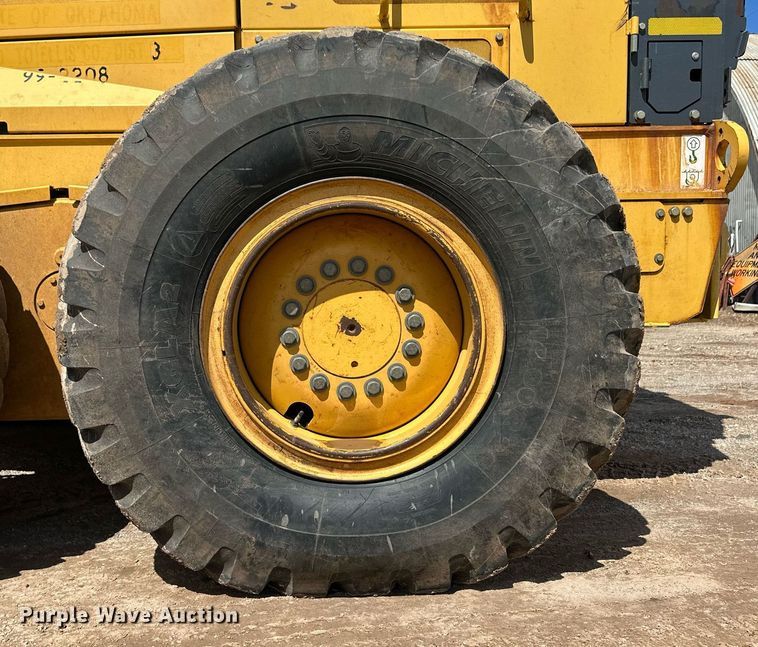 image for item EQ4737 2010 John Deere 772G motor grader