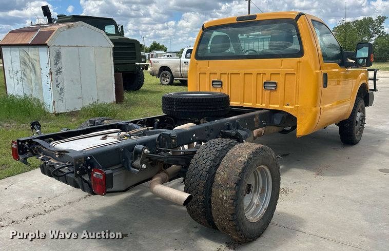 image for item EQ4738 2015 Ford F350 Super Duty pickup truck cab and chassis