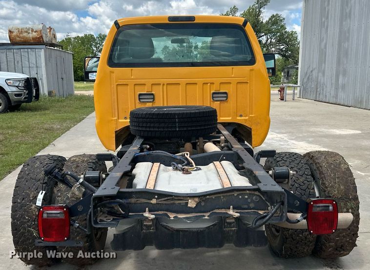 image for item EQ4738 2015 Ford F350 Super Duty pickup truck cab and chassis
