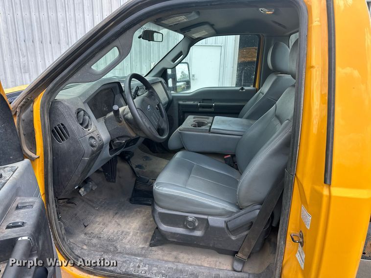 image for item EQ4738 2015 Ford F350 Super Duty pickup truck cab and chassis