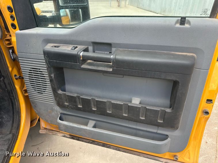 image for item EQ4738 2015 Ford F350 Super Duty pickup truck cab and chassis