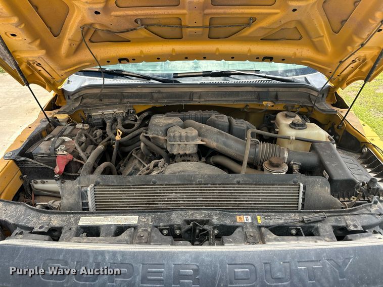 image for item EQ4738 2015 Ford F350 Super Duty pickup truck cab and chassis