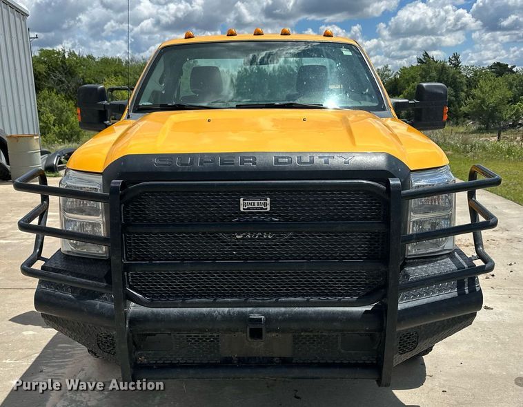 image for item EQ4739 2015 Ford F350 Super Duty pickup truck cab and chassis