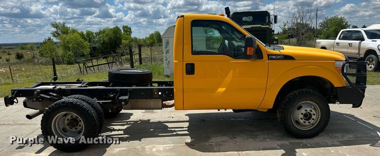 image for item EQ4739 2015 Ford F350 Super Duty pickup truck cab and chassis