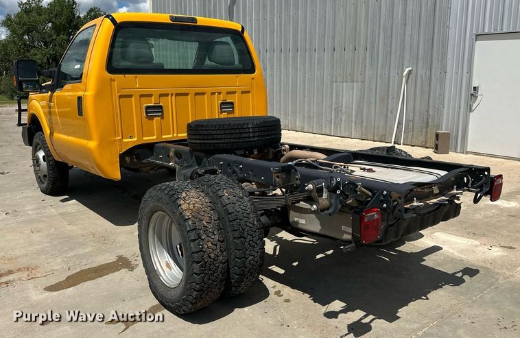 image for item EQ4739 2015 Ford F350 Super Duty pickup truck cab and chassis