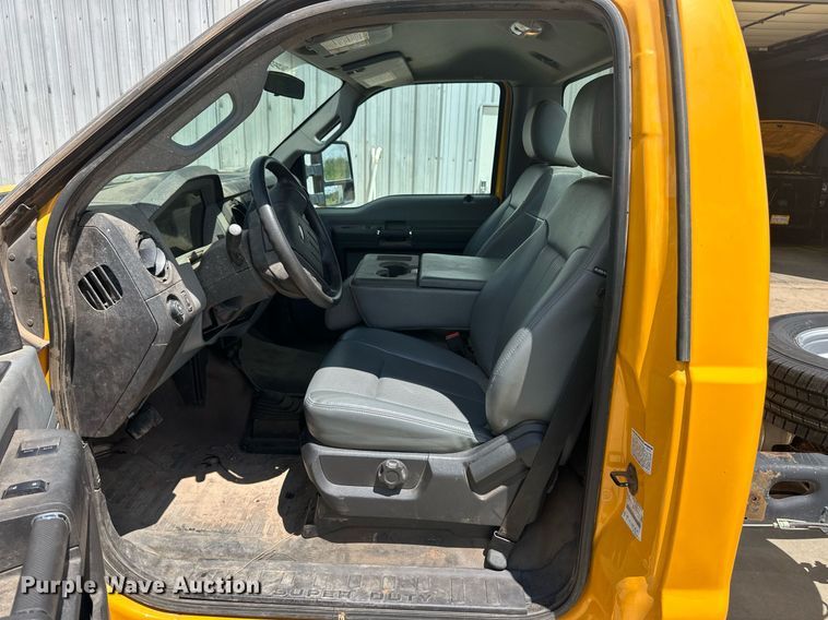 image for item EQ4739 2015 Ford F350 Super Duty pickup truck cab and chassis