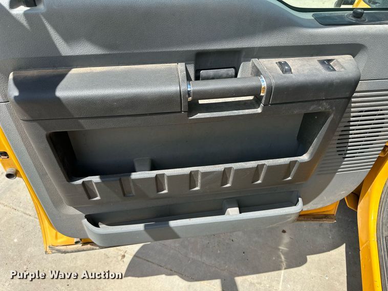 image for item EQ4739 2015 Ford F350 Super Duty pickup truck cab and chassis