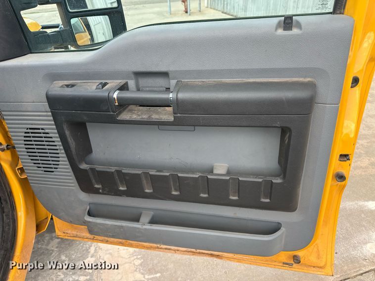 image for item EQ4739 2015 Ford F350 Super Duty pickup truck cab and chassis