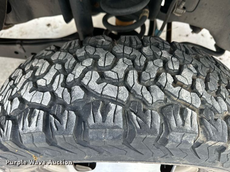 image for item EQ4739 2015 Ford F350 Super Duty pickup truck cab and chassis