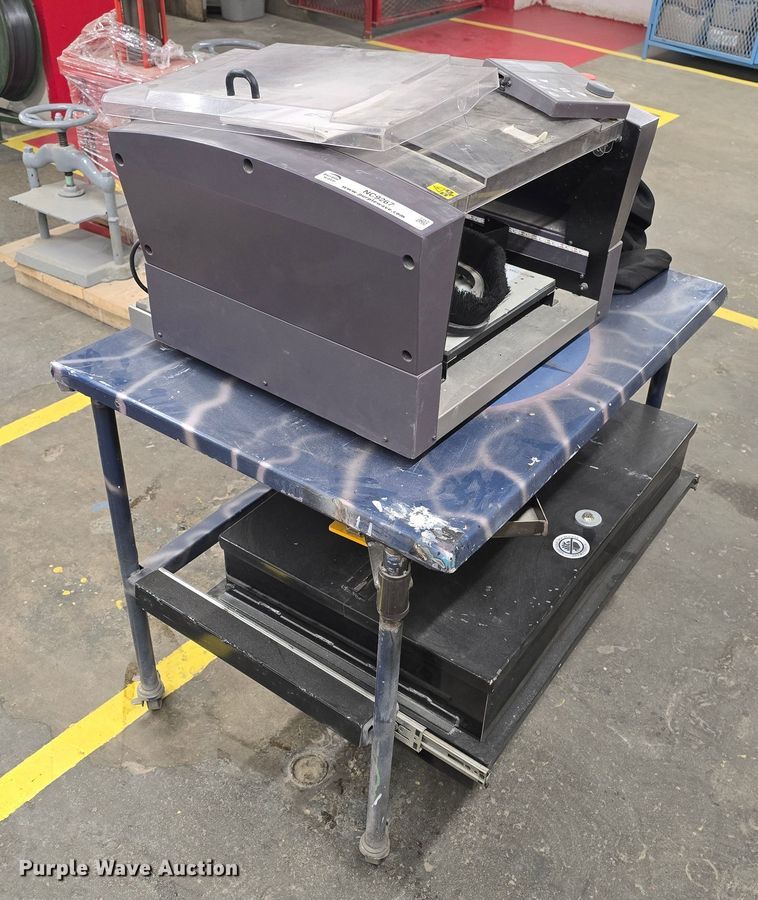 image for item NC9267 DGSHAPE DE-3 engraving machine