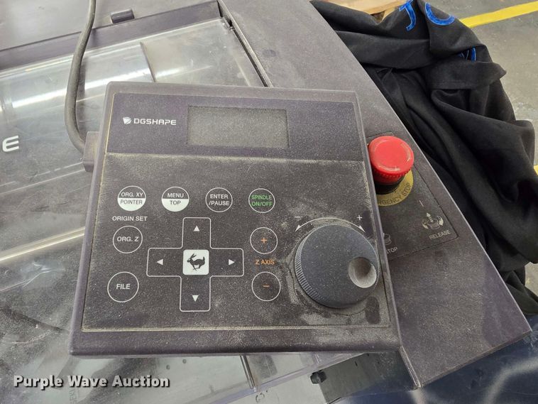 image for item NC9267 DGSHAPE DE-3 engraving machine