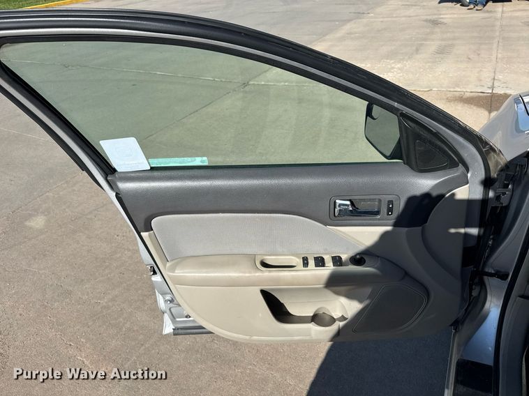 image for item NE9806 2012 Ford Fusion SE 