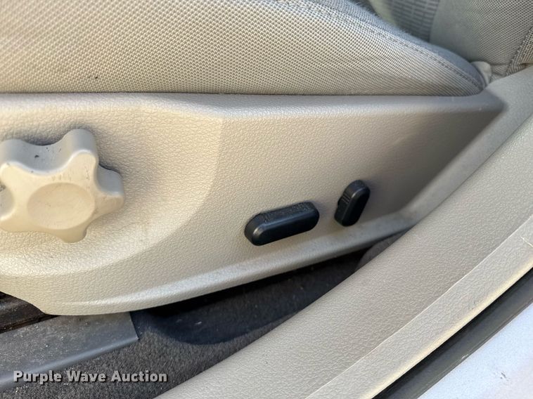 image for item NE9806 2012 Ford Fusion SE 