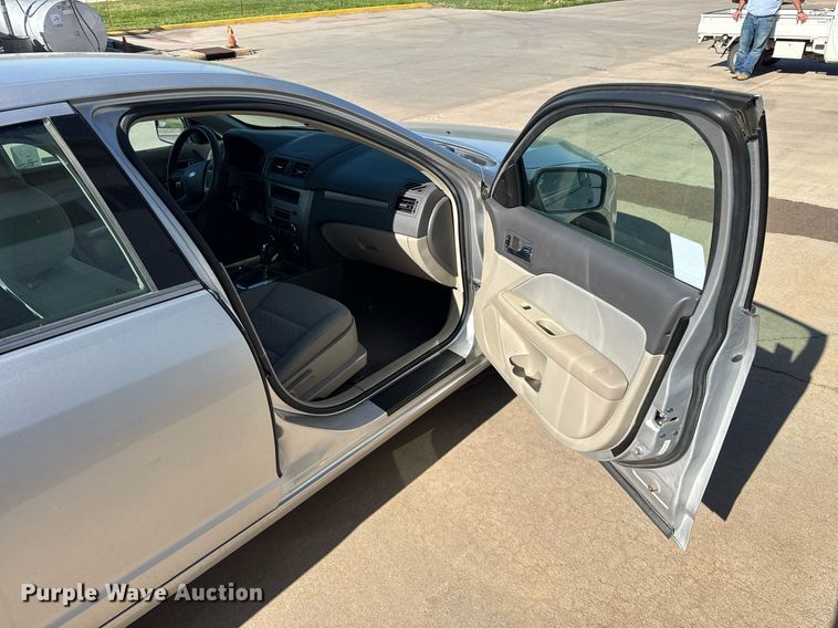 image for item NE9806 2012 Ford Fusion SE 