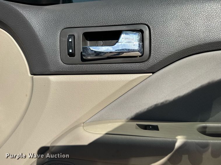 image for item NE9806 2012 Ford Fusion SE 