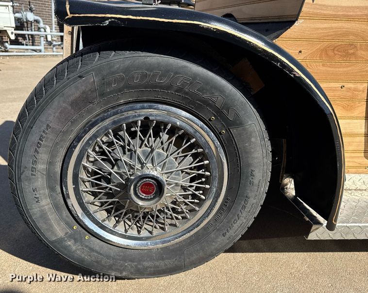 image for item NE9808 Melex 255 golf cart