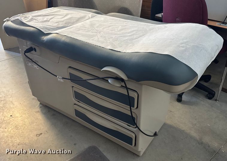 image for item NE9811 Ritter 204 examination table