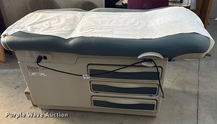 image for item NE9811 Ritter 204 examination table