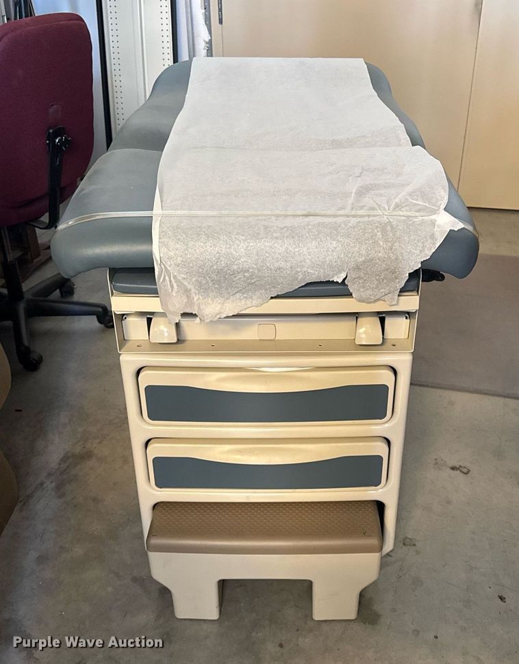 image for item NE9811 Ritter 204 examination table