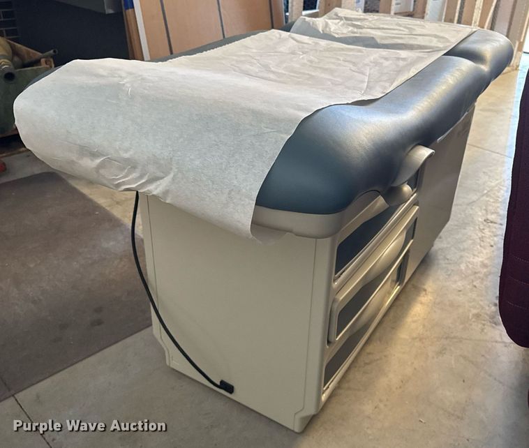 image for item NE9811 Ritter 204 examination table