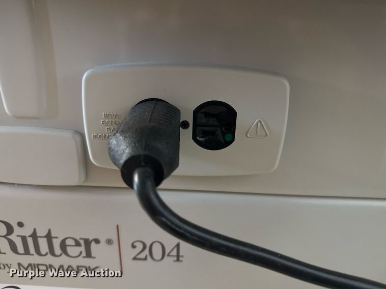 image for item NE9811 Ritter 204 examination table